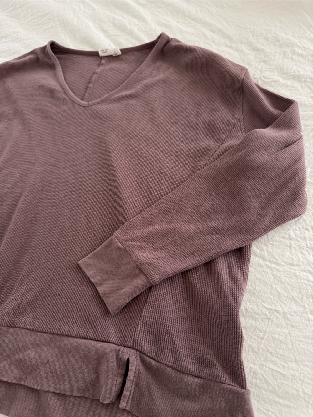 Tentree Waffle Knit V-Neck Longsleeve Relaxed Pullover in Dusty Mauve - Picture 9 of 12